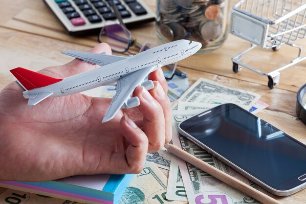 物流公司开设海外银行账户需要注意什么