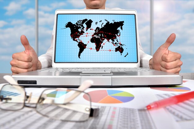 做外贸好还是跨境电商好?